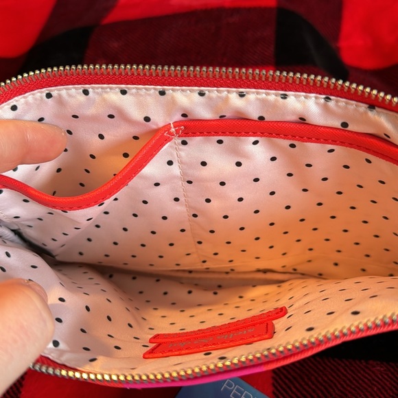 Gorgeous makeup bag with Gerardo colors perfect brows kit and sample eyeshadows! - Picture 8 of 10